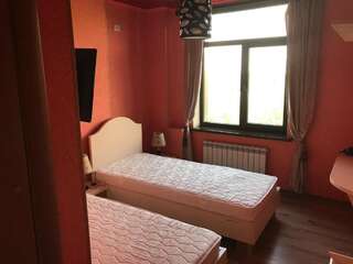 Отель 7 days hotel Алматы Двухместный номер с 2 отдельными кроватями-1